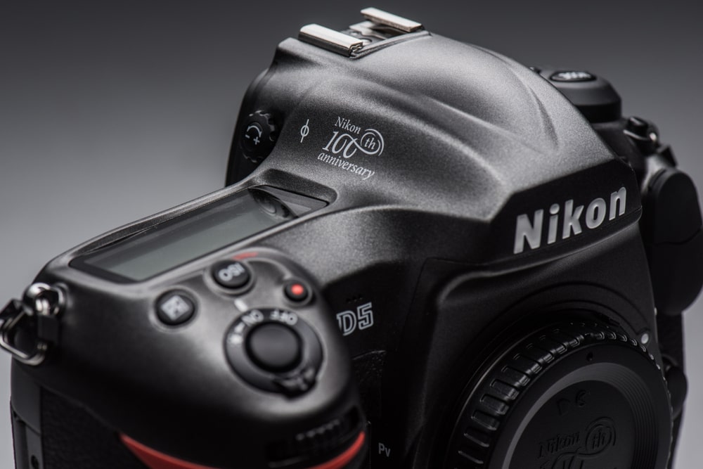 Appareil_photo_Nikon_D5.jpg Nikon D5 | L'appareil photo reflex numérique professionnel qui ne rate jamais l'action – Image 3