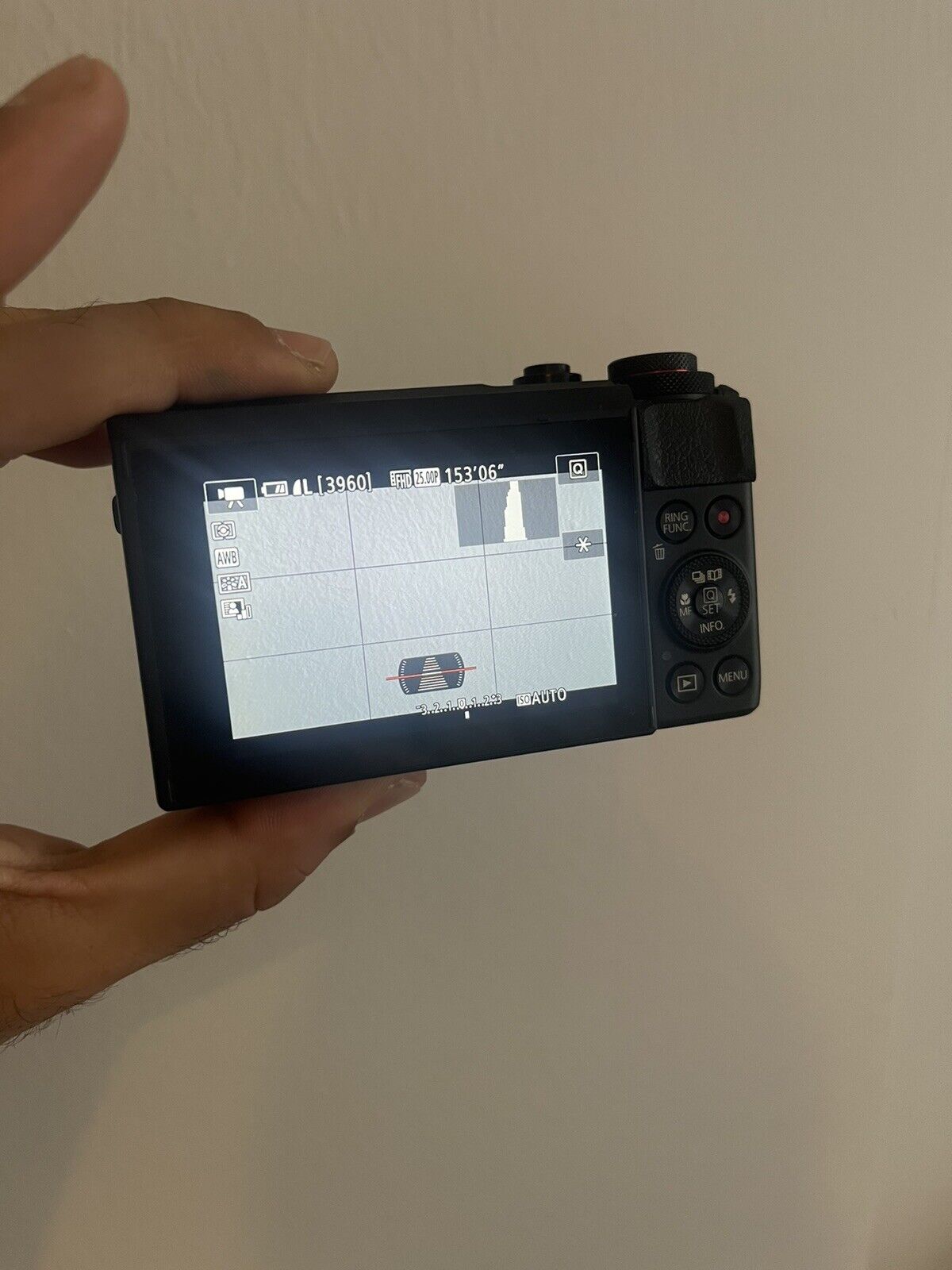 B0_10.jpg Canon PowerShot G7X Mark II – Image 4