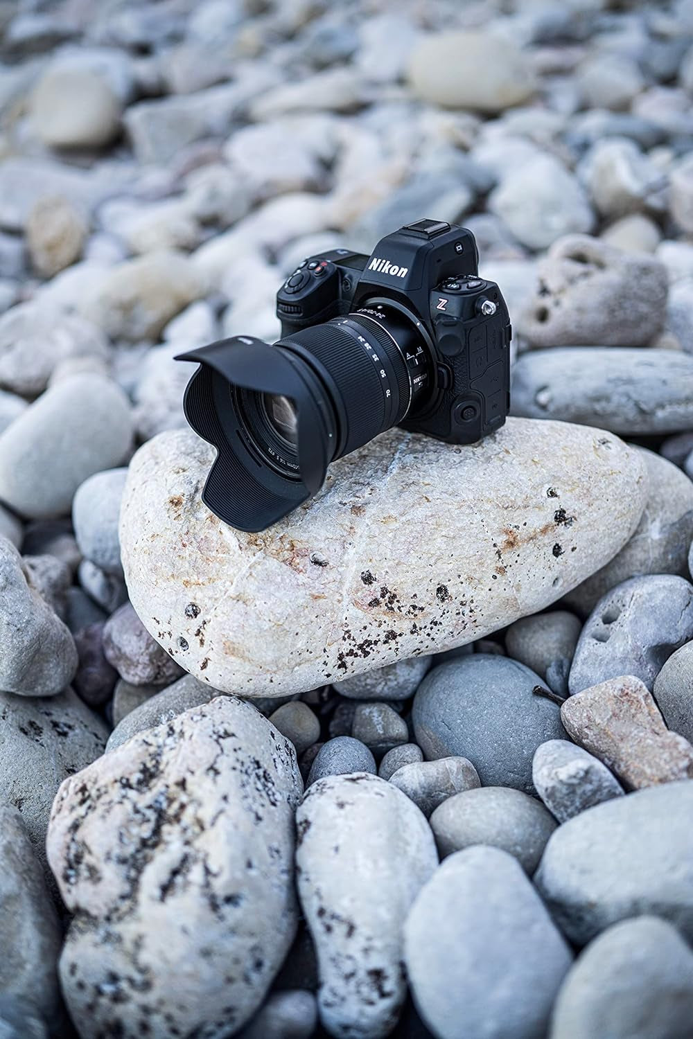 Nikon_Z8_Pro_Camera.jpg Nikon Z8 | L'Hybride Plein Format qui redéfinit la performance – Image 7